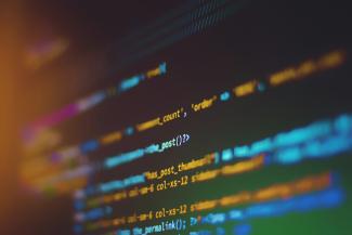 Código-fonte em uma tela de desenvolvimento